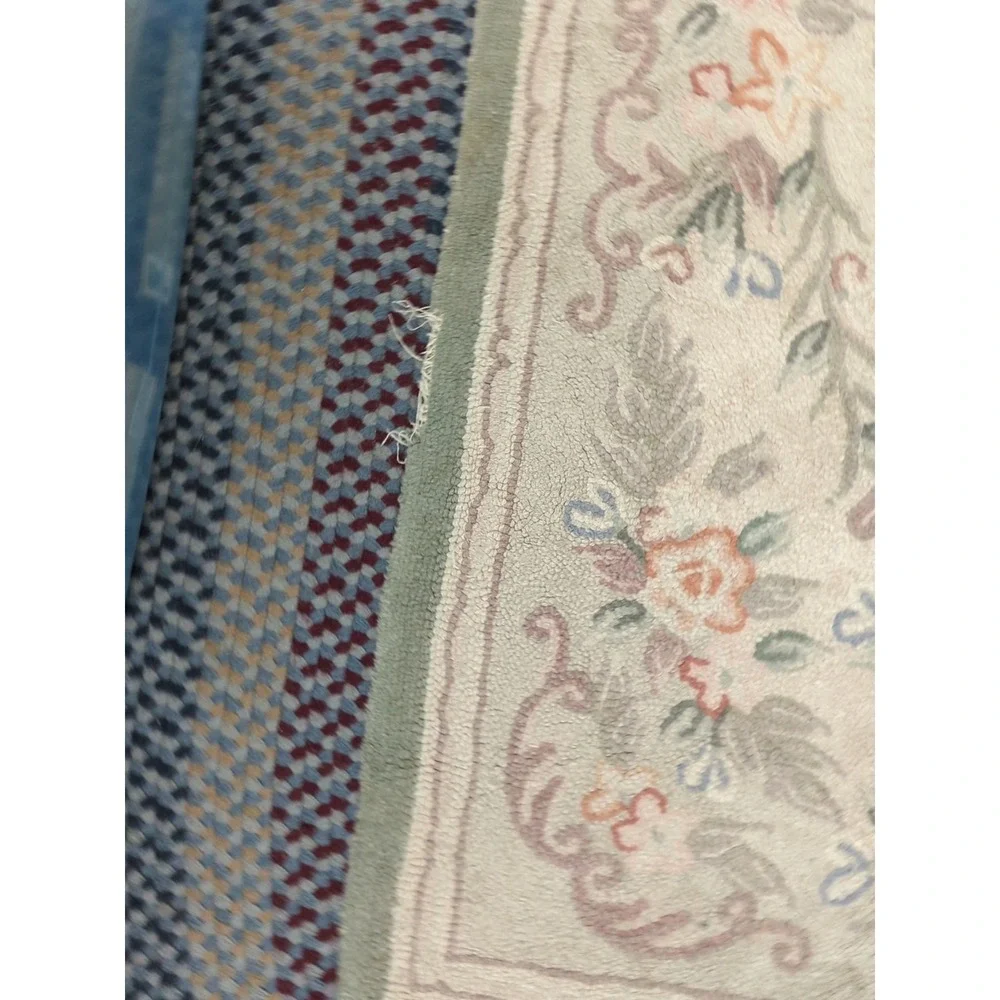 Vintage Hooked Rug, Good Condition, Pretty Floral Design 35